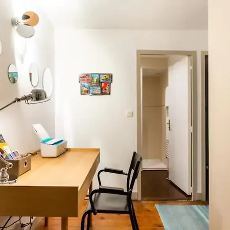 Superb In The Heart Of Burdeos